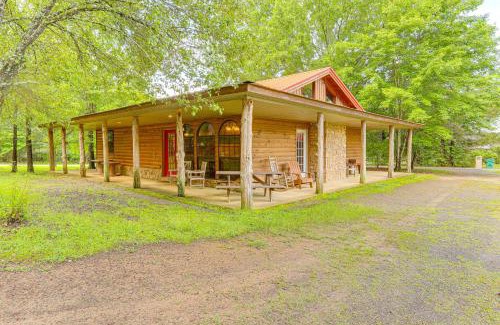 Tumbling Shoals Casa | Tumbling Shoals Cabin Less Than 1 Mi to Beaches and Boating!