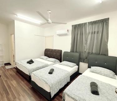 Bayan Lepas Apartamento | Tur16 SPlCE 10pax 4room Private House
