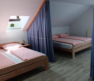 Crni Vrh Cama Y Desayuno | turistična kmetija pr mark