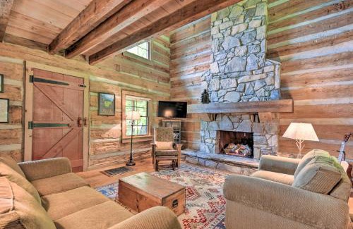 Clyde Casa | Turkey Hollow Cabin with Stunning Open Views!