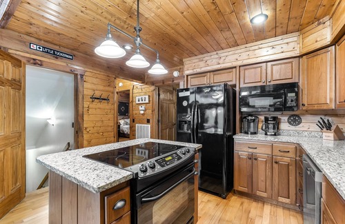 Lancaster Cabina | Gorgeous Log Getaway ubicado en Cove Hollow