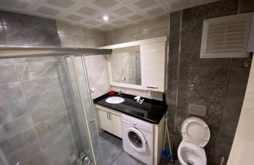 Alanya Apartamento | Turkish apartment, good location & close to sea/shops.