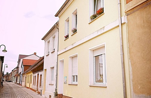 Coswig Apartamento | Turmblick Gästequartier Coswig: Hier erwartet Sie individueller Service im Herzen der Altstadt.
