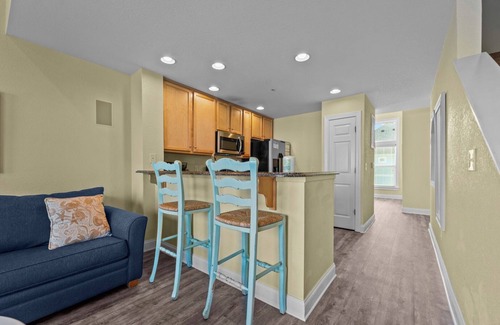 Bermuda Bay Casa | Turning Tide at Cambridge Cove 2 Bedroom Premium Townhome, 1 Mile from Beach Access