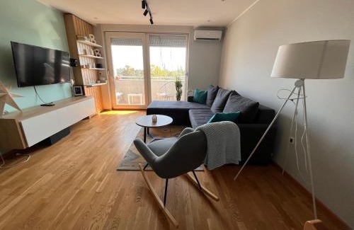 Novi Sad Apartamento | Turquoise Apartment (Private Garage)