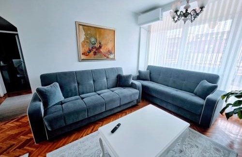 Novi Pazar Apartamento | Turquoise Sunny Apartment
