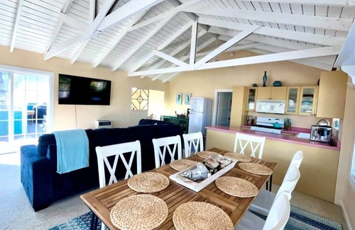 Avila Beach Casa | "Turquoise Tiki Avila Beach" 3 bd/2 bath, sleeps 8
