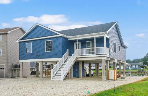Captain's Cove Casa | Turtle Bay - Waterfront & a screened porch!