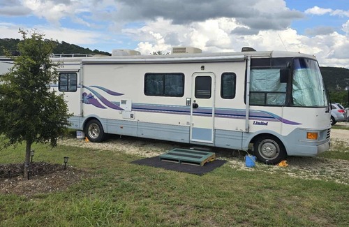 Jonestown Casa | Turtle Club RV fully renovated and can sleep up to 4.