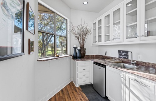 Kerrville Casa | Turtle Creek House, 4 Bedrooms, 5 Bathrooms, only 8 miles south of Kerrville.