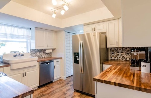 Golden Beach Estates Casa | Turtle Nest 3br w/hot tub, great park, beach!