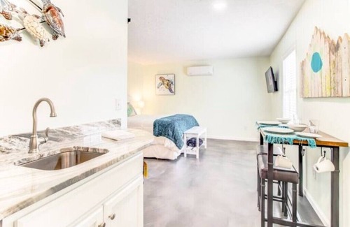 Yaupon Beach Apartamento | Turtle Nest Suite at LazyOak.Life