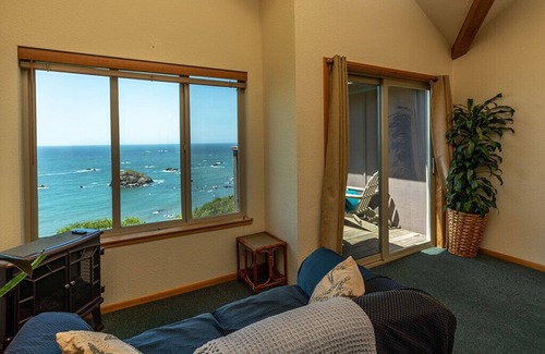 Trinidad Cama Y Desayuno | Turtle Rocks Oceanfront Inn