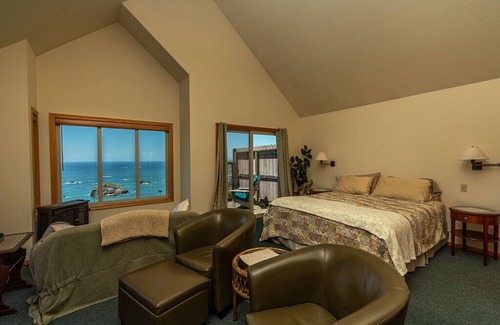 Trinidad Cama Y Desayuno | Turtle Rocks Oceanfront Inn