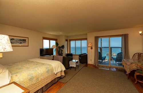 Trinidad Cama Y Desayuno | Turtle Rocks Oceanfront Inn