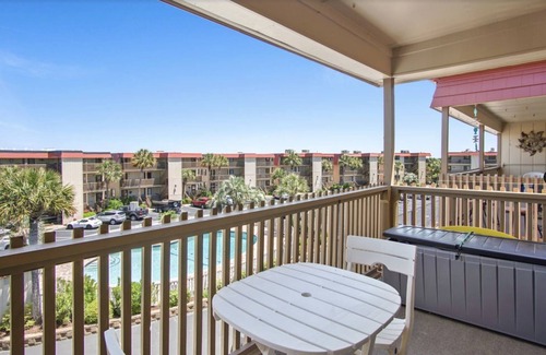 North Myrtle Beach Condominio | Turtle's Nest condo - private beach access, panoramic inlet/partial ocean views
