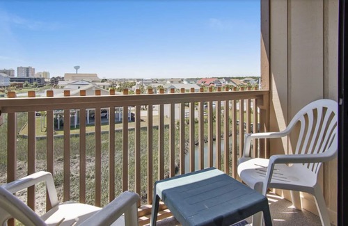 North Myrtle Beach Condominio | Turtle's Nest condo - private beach access, panoramic inlet/partial ocean views