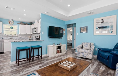 Rockport Casa | Turtle's Nest | Pet Friendly + Blocks to the Water