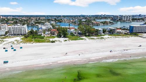 Treasure Island Casa | Turtleback Beach House