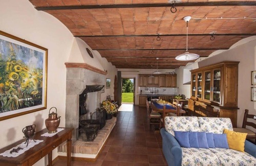 Bibbiena Villa | Tuscan Farmhouse Villa With Abstract Coloring