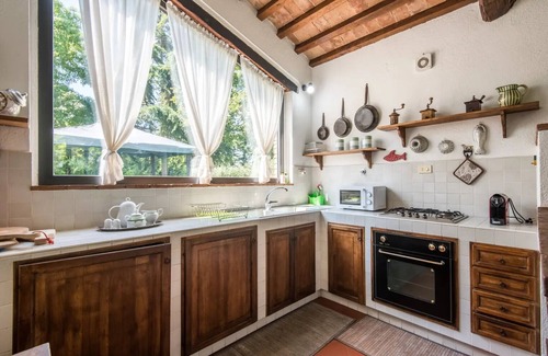 Campiglia Villa | Típica villa toscana, piscina privada y gran parque privado.