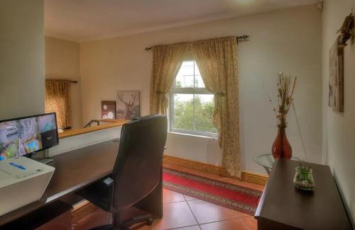 Parklands Villa | TUSCAN VILLA FELICE near West Coast