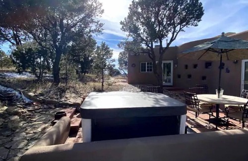 Santa Fe Casa | *TuxsitaCasita Wildlife daily-hottub-fire pit