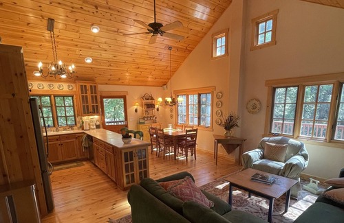 Twain Harte Chalet De Esquí | Twain Harte Chalet Walk everywhere from this chalet, centrally located, privacy.