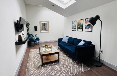 Shantraud Casa | Twenty 7 - Modern & Spacious Townhouse