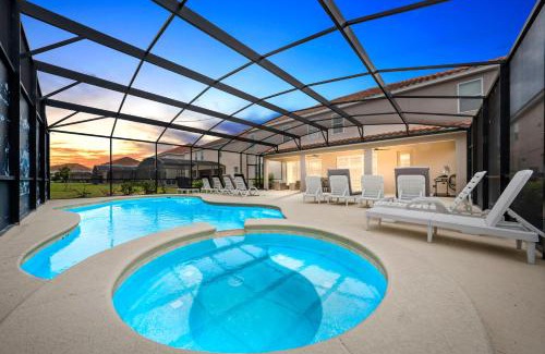 Loughman Casa | Twilight Haven Sleeps 39 SOL105