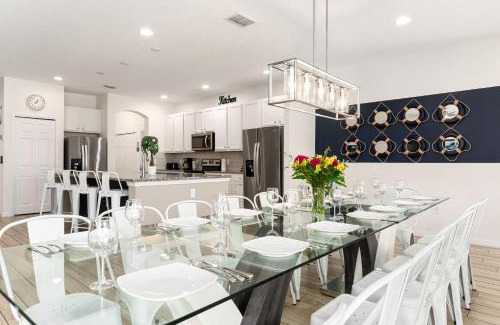 Loughman Casa | Twilight Haven Sleeps 39 SOL105