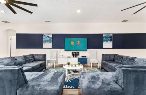 Loughman Casa | Twilight Haven Sleeps 39 SOL105