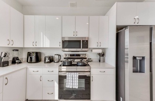 Downtown Dallas Apartamento | Twin City View Apartments I King Bed I FreeParking