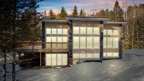 Riviere-Rouge Casa | Twin Cottages by the River - Corpo & Events