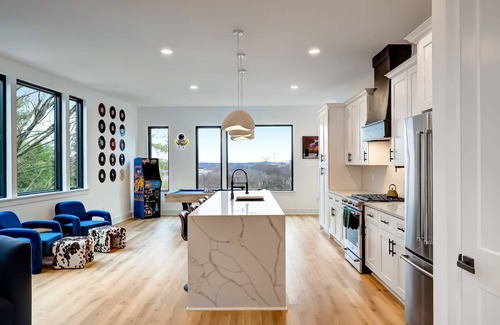 Hurwood Heights Casa | Twin Homes Hot Tub Rooftop Game Zone at Nashville