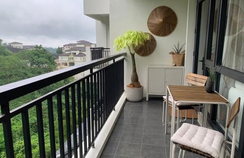 Laurel Apartamento | Twin Lakes Belvedere Tagaytay with Taal mountain and valley views