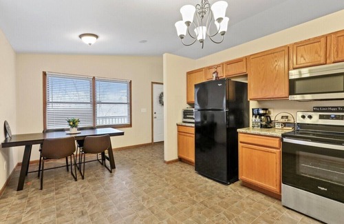 Twin Lakes Casa | Twin Lakes Dog Friendly Home |Wooded Backyard |Balcony |Short Drive to Alpine & Wilmot Ski Resorts