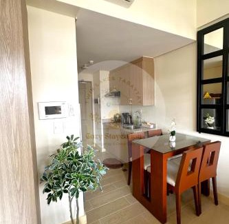 Laurel Apartamento | Twin Lakes Tagaytay - Cozy Staycation with Sglobal