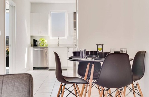 Downtown Dallas Apartamento | Twin Metroview Apartments I King Bed I FreeParking