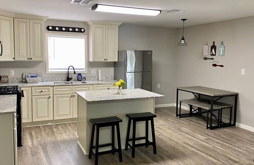 Lake Charles Casa | Twin Oaks Cozy Getaway in Lake Charles