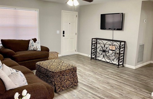 Lake Charles Casa | Twin Oaks Cozy Getaway in Lake Charles