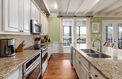 San Marcos Casa | Twin Oaks Estate - Enormous 3 Home Estate w/Heated Pool & Pickleball Court