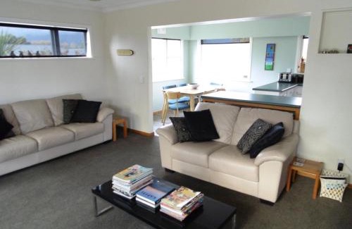 Waikanae Casa | Twin Palms