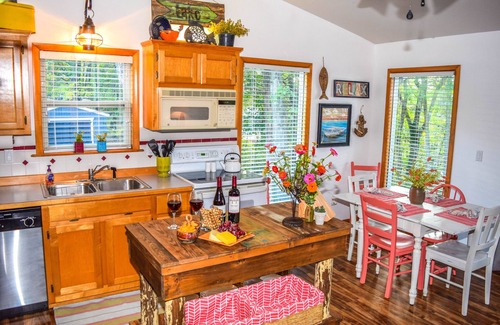 Eagle Rock Casa | Twin Pines Shanty, Se aceptan mascotas. Duerme 6. Vista al lago. Wi-Fi gratis