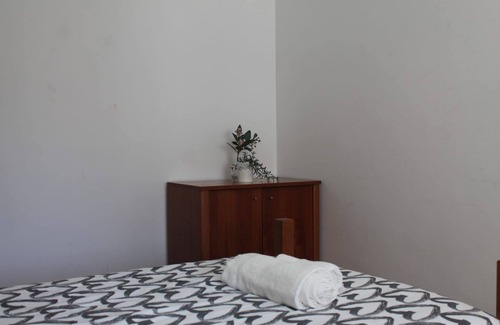 Massama Apartamento | Twin Room 2 In Sintra Massamá Next To Train Station