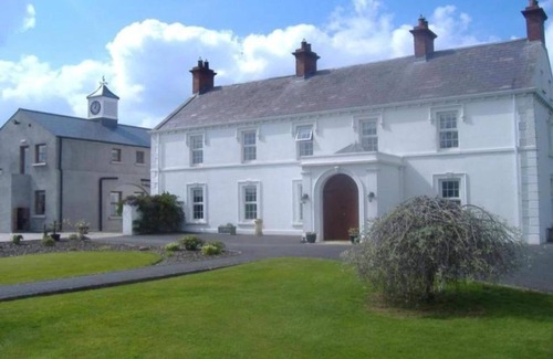 Craigavon Cabaña | Twin Room Ensuite Near Hillsborough Palaces