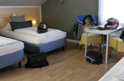 Hunerbach Casa | Habitación con 2 camas individuales, ducha, aseo / estándar - Hotel-Restaurant Hüllen