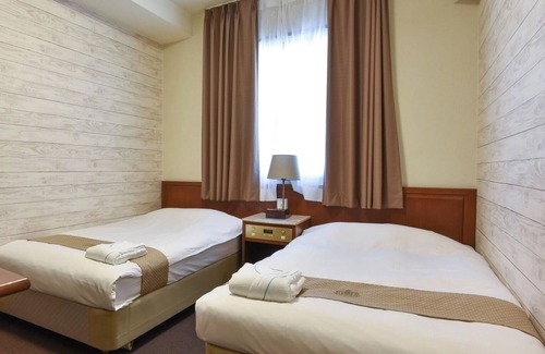 Nishishinsaibashi Hotel | Twin Room Smoking|For consecutive nights10 / Osaka Ōsaka