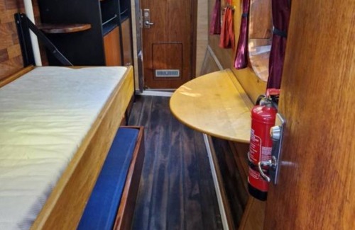 Centrala Sodertalje Alquiler De Eote | Twin Room with Lake View Yacht 2