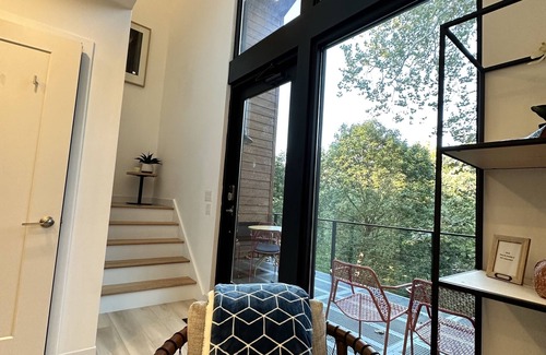 Lancaster Cabaña | Twin Sycamore River Cottage, “Sunshine”